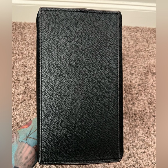 NWOT Sondra Roberts Squared purse - Picture 3 of 5